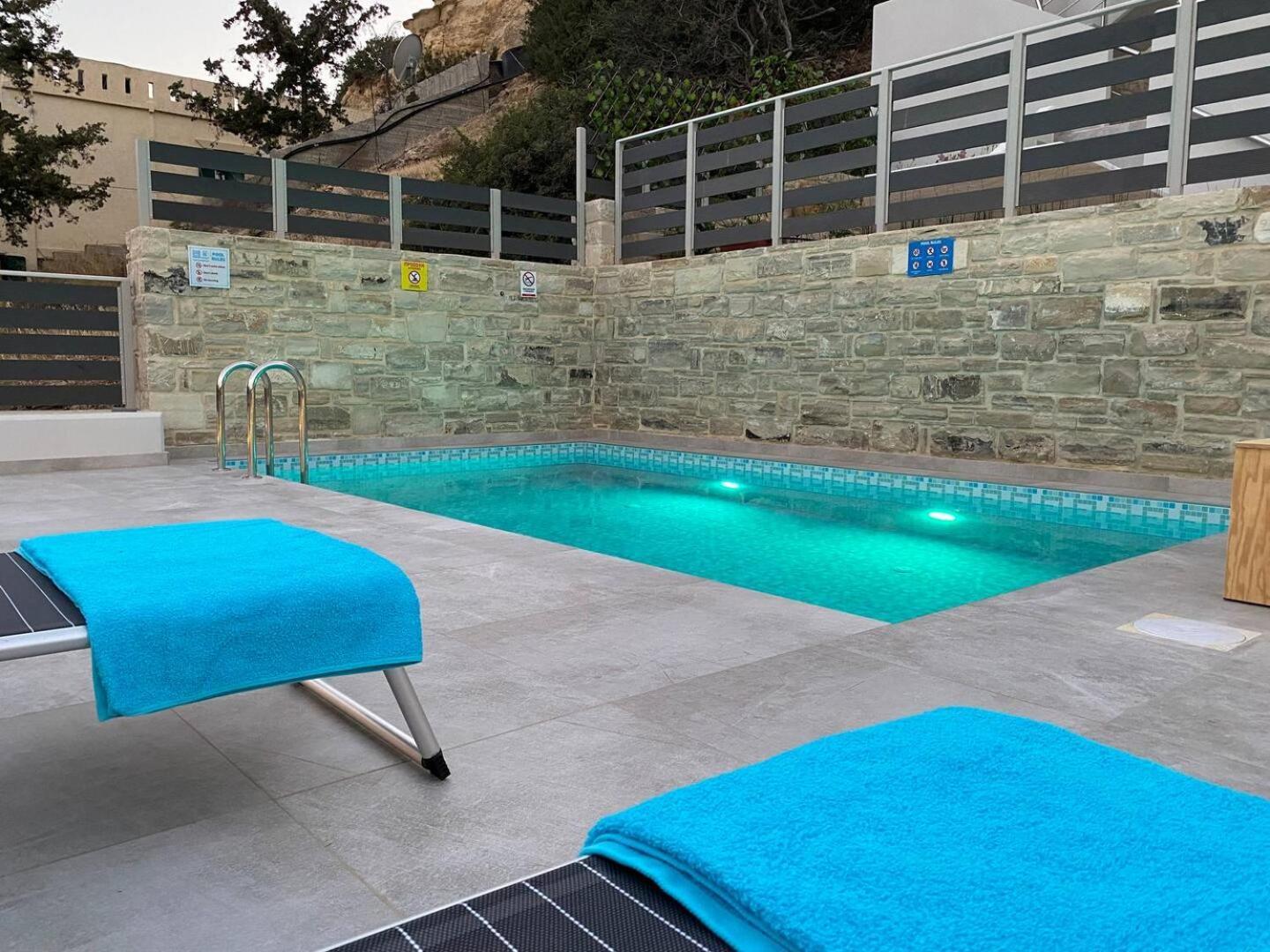 Maistro Suites With Pool, Matala ภายนอก รูปภาพ