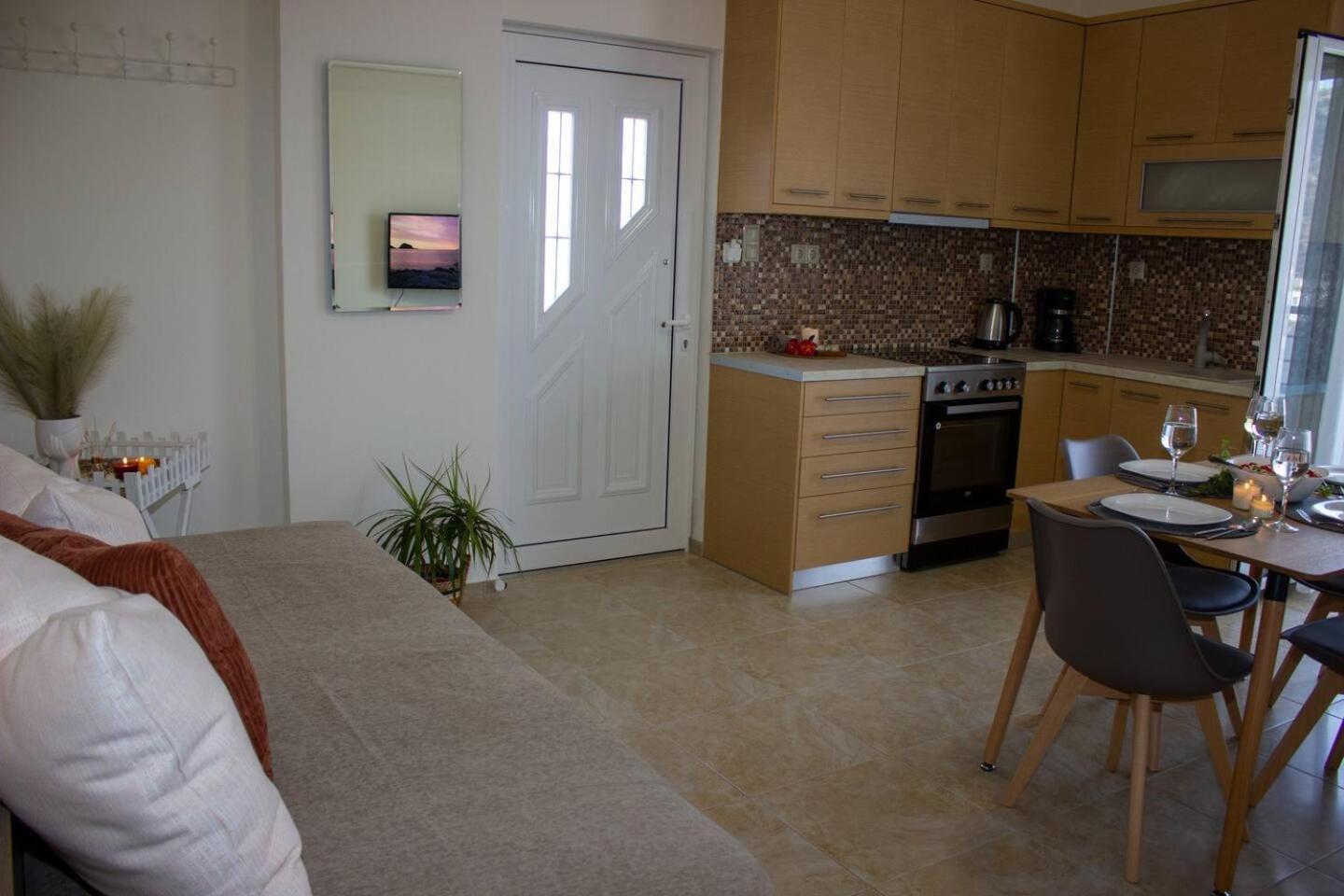 Maistro Suites With Pool, Matala ภายนอก รูปภาพ